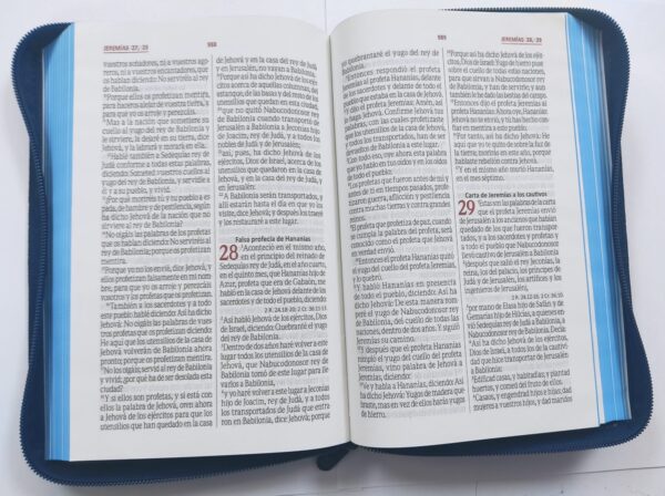 Biblia Letra Grande con Cierre Azul