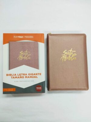 Biblia letra gigante Rosa, tamaño manual con referencias