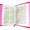 Biblia 025 Fucsia con cierre RVR60 - Imagen 3
