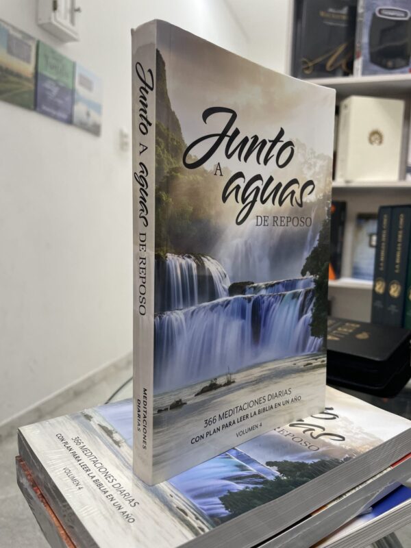 Junto A aguas de Reposo Volumen 4 - Tubiblia.com