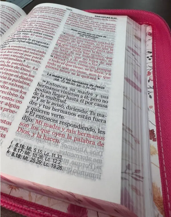 Biblia RVR60 045 LG Primaveral Fucsia con cierre - Imagen 3