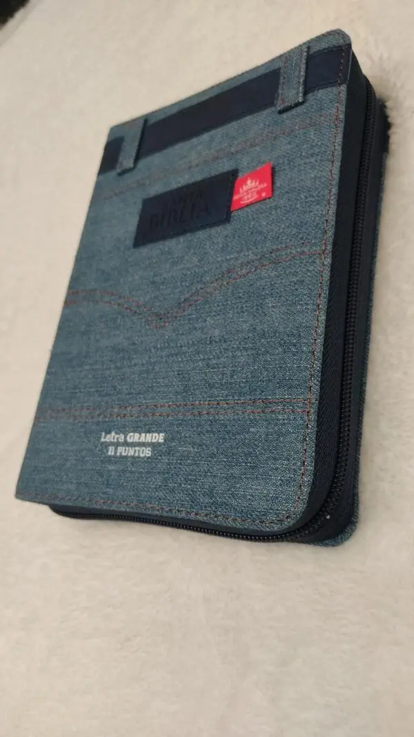 Biblia Compacta RV60/ Tela en Jean/ 11 puntos - Imagen 2