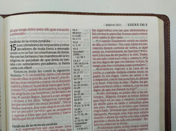 Biblia NTV Edicion De Referencia Letra Grande Cafe Oscuro - Imagen 4