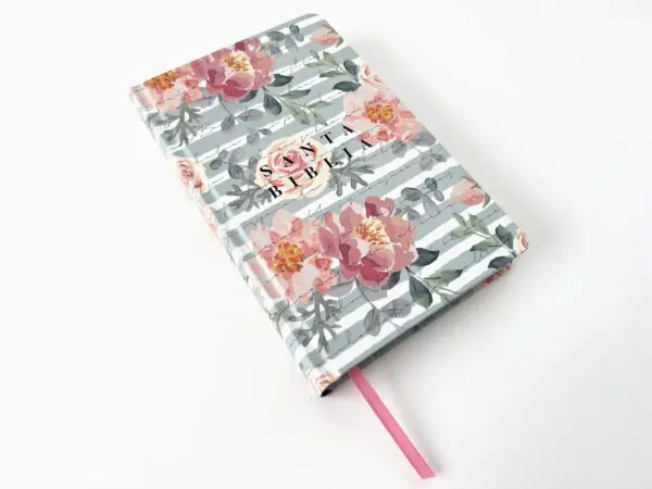 Biblia RVR60 LG Tamaño Manual Tapa Dura rosas rosadas - Imagen 3