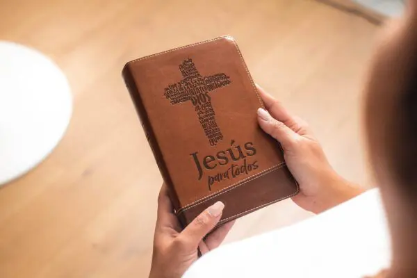 Biblia RVR60 Jesús para Todos LG Tamaño Símil Piel con Índice - Imagen 4