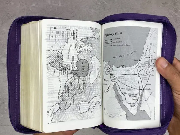 Biblia RVR 2020 Compacta Nombres de Jesús Imitación - Imagen 6