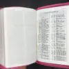 Biblia LG 12 puntos RV2020 imit. piel rosado - Imagen 4