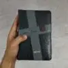 Biblia RVR2020 Compacta Nombres de Jesús Imitación Piel - Imagen 6