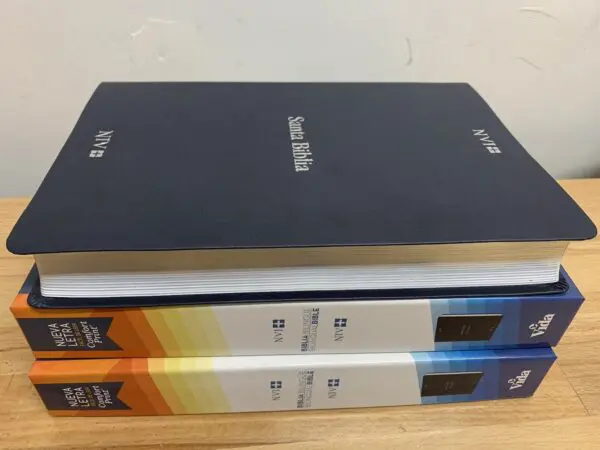 Biblia NVI NIV Bilingüe Piel Azul - Imagen 2