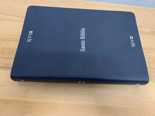 Biblia NVI NIV Bilingüe Piel Azul - Imagen 4