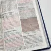 Biblia RVR60 de Promesas Letra Gigante Azul Triángulos - Imagen 2
