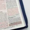 RVR60 de Promesas Letra Gigante Azul Triángulos - Imagen 2