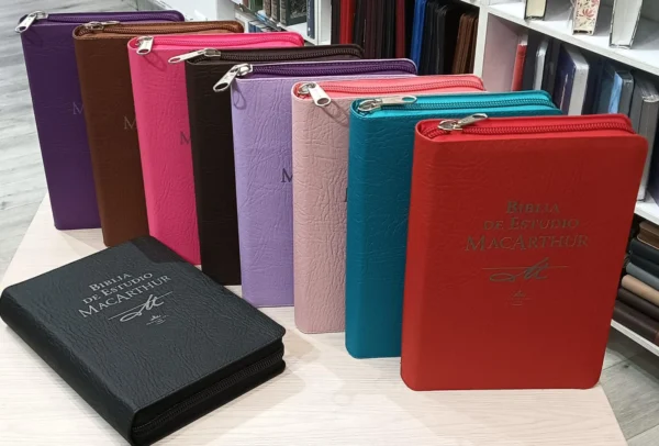 Biblia de Estudio MacArthur Forrada