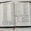 Biblia de Estudio MacArthur Forrada - Imagen 2