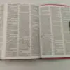 Biblia RVR 1960 Letra Súper Gigante Fucsia - Imagen 3