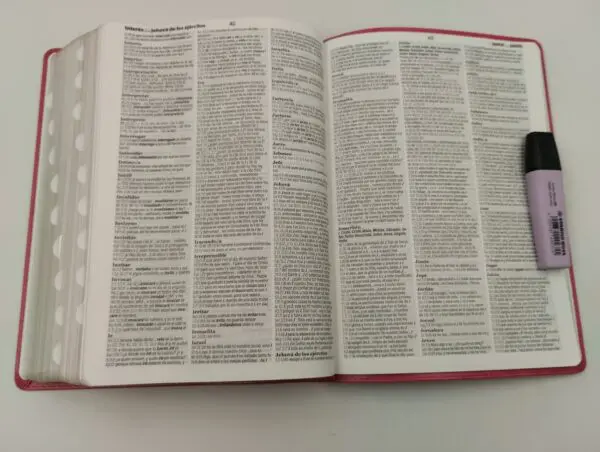 Biblia RVR 1960 Letra Súper Gigante Fucsia - Imagen 3