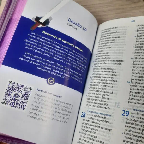 Biblia Se un Héroe TLA Rosada - Imagen 4