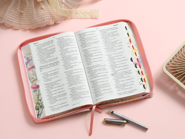 Biblia RV60 Blanco Rosa Manija Pretty - Imagen 3