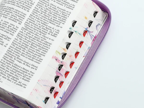 Biblia RVR60 Lila Flores Manija Pretty - Imagen 3